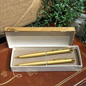 Vintage Garland pen and pencil set